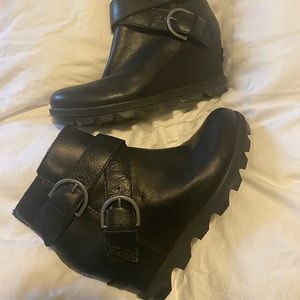 Sorel Black buckle wedge